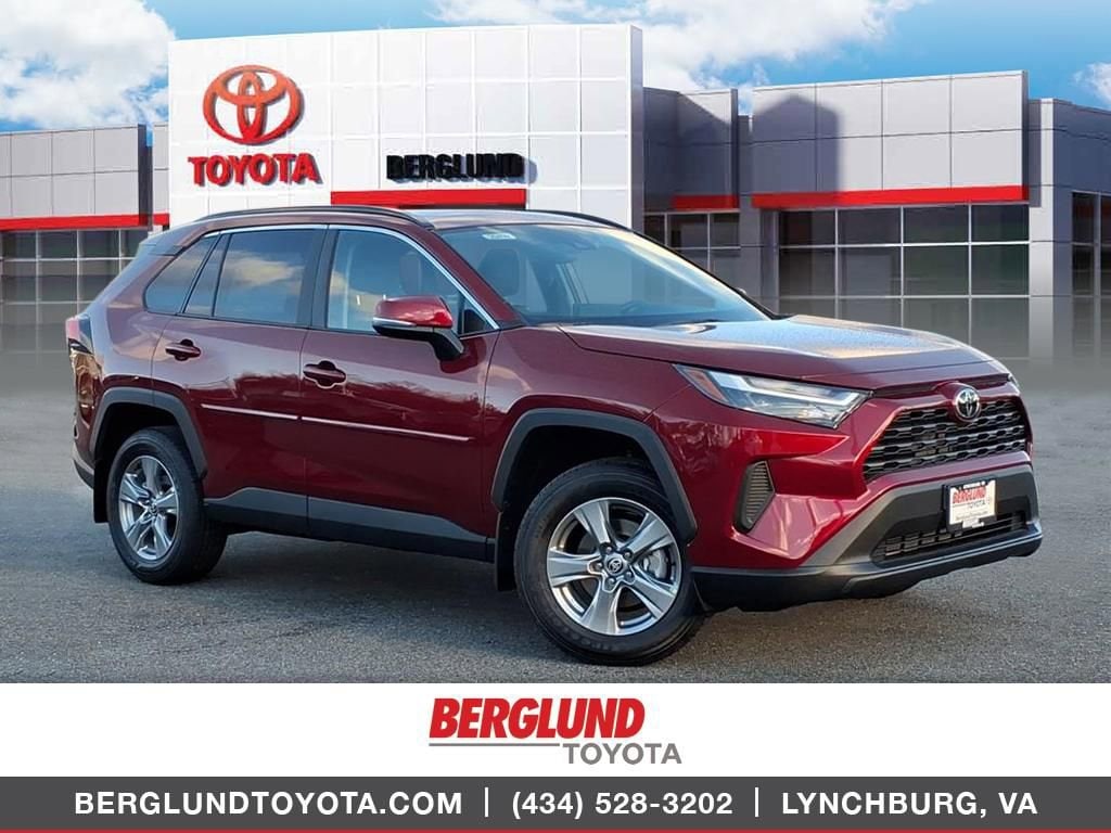 2025 Toyota RAV4 XLE's photo