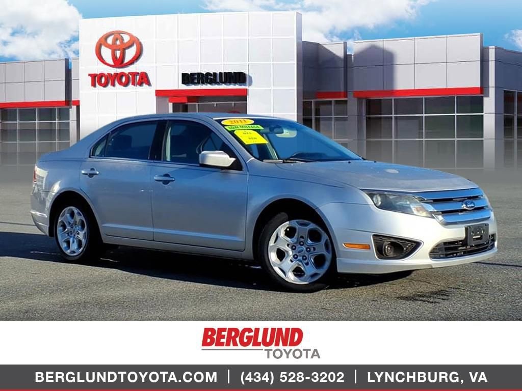 Used 2011 Ford Fusion SE Sedan