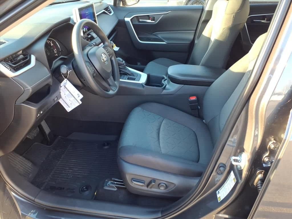 New 2025 Toyota RAV4 XLE SUV