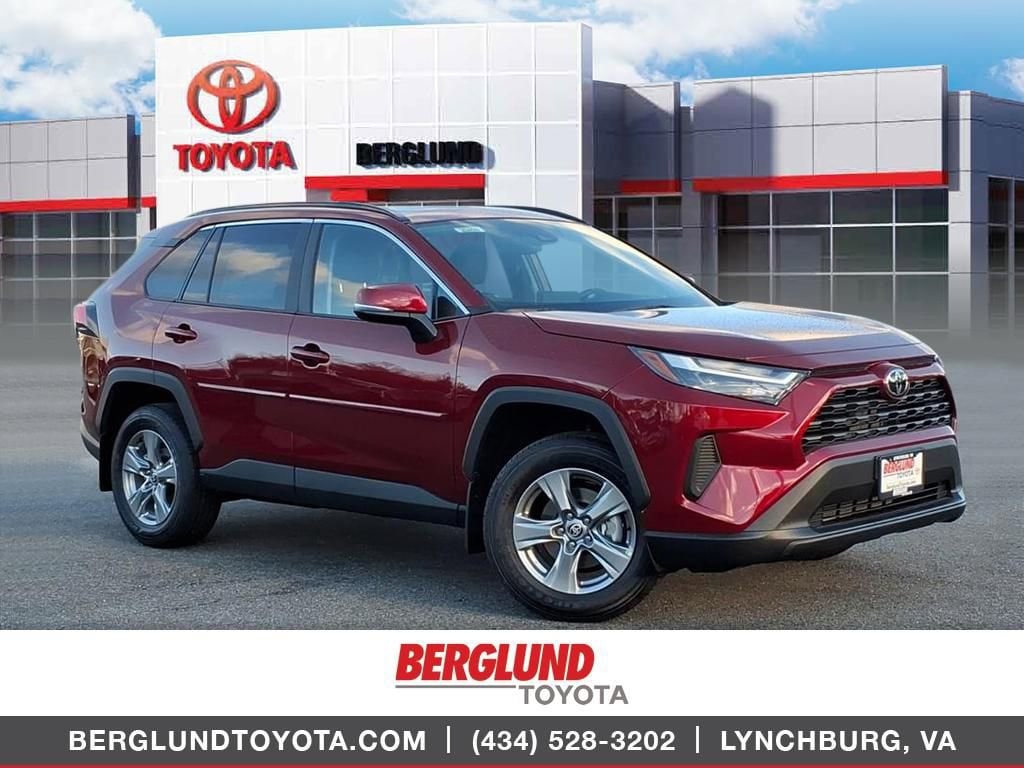 2025 Toyota RAV4 XLE's photo