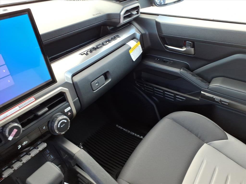 2025 Toyota Tacoma TRD Off Road - Photo 18