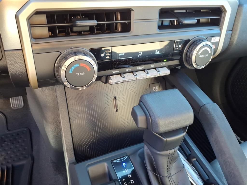 2025 Toyota Tacoma SR5 - Photo 14