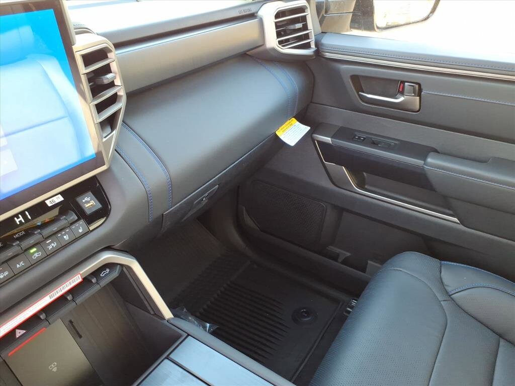 2026 Toyota Tundra Platinum - Photo 18