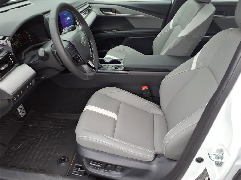 New 2026 Toyota Camry SE Sedan