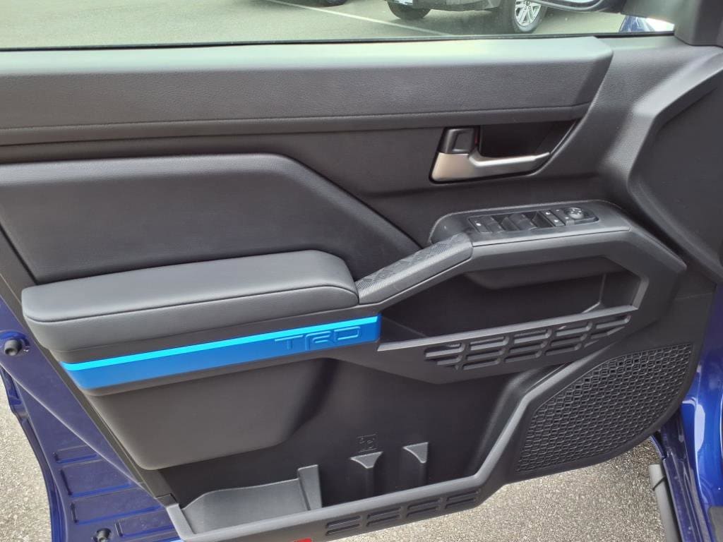 2025 Toyota Tacoma TRD Off Road - Photo 9