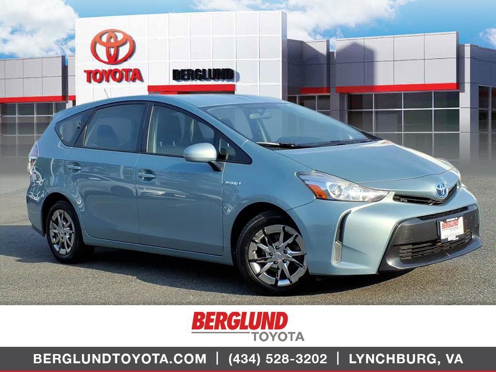 2017 Toyota Prius v Three