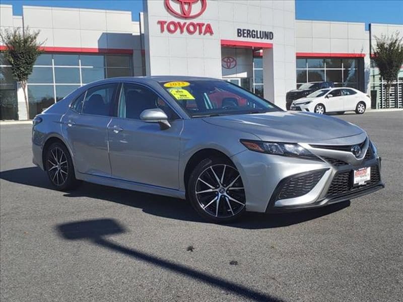 Used 2023 Toyota Camry SE with VIN 4T1G11AK8PU824392 for sale in Lynchburg, VA