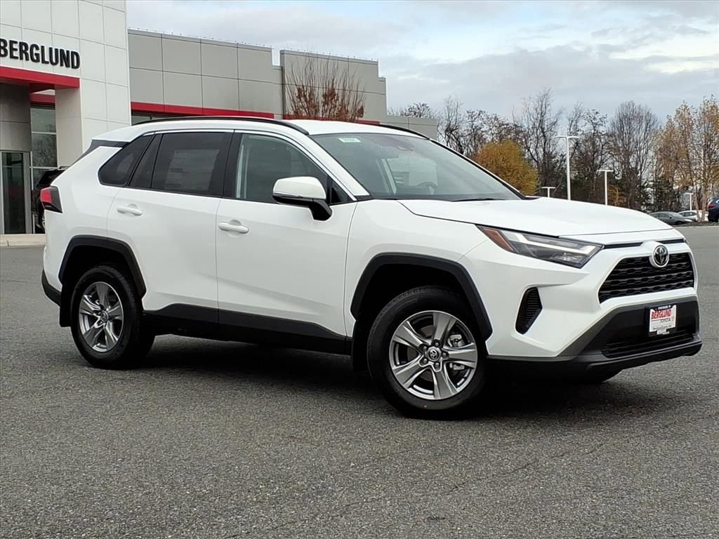 New 2025 Toyota RAV4 XLE SUV