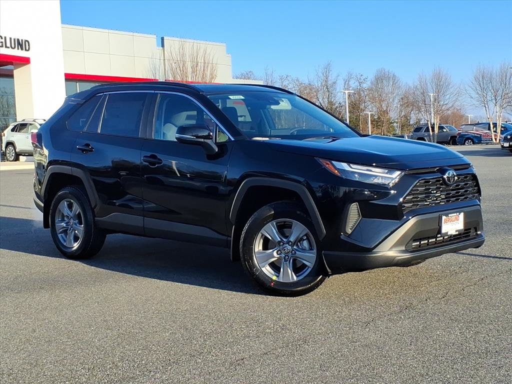 New 2025 Toyota RAV4 XLE SUV