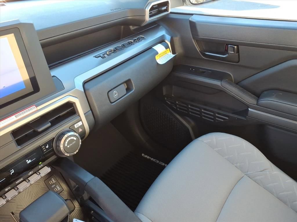 2025 Toyota Tacoma SR5 - Photo 18