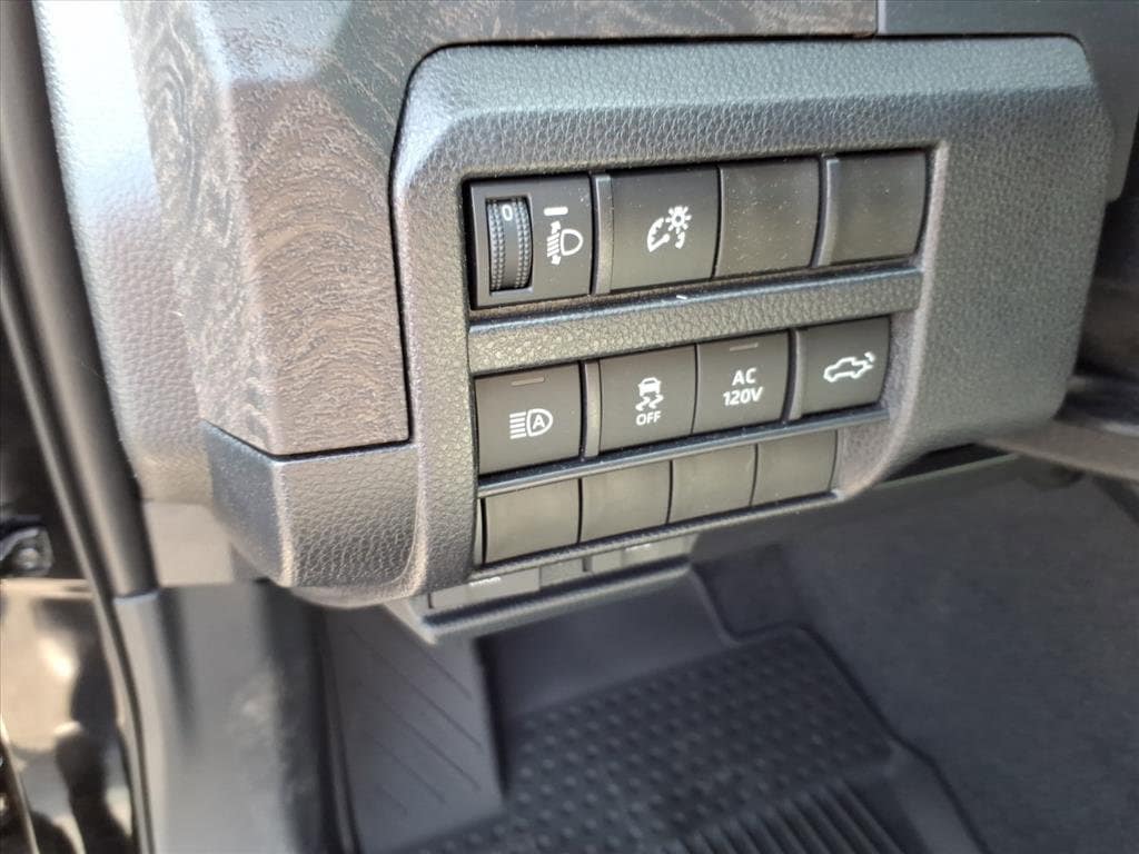 2026 Toyota Tacoma Limited - Photo 10