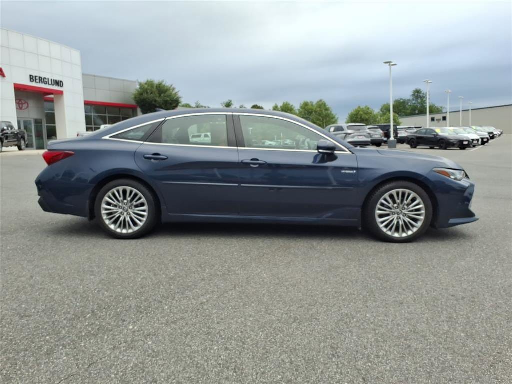 Used 2020 Toyota Avalon Hybrid Limited Sedan