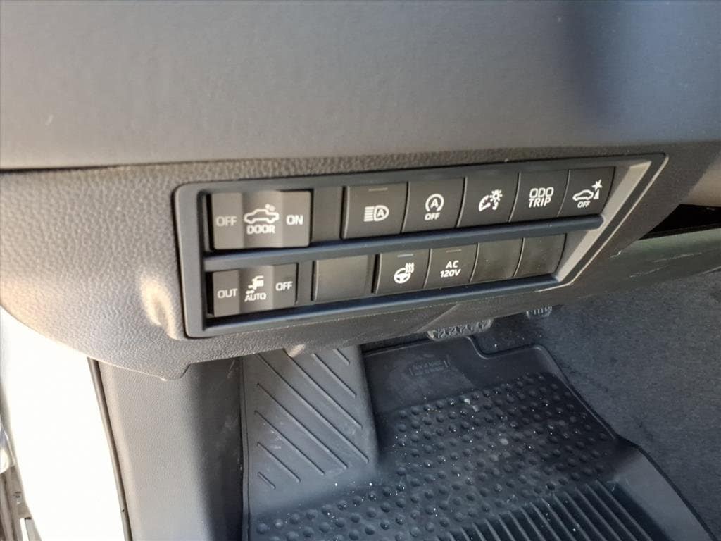 2026 Toyota Tundra Platinum - Photo 10