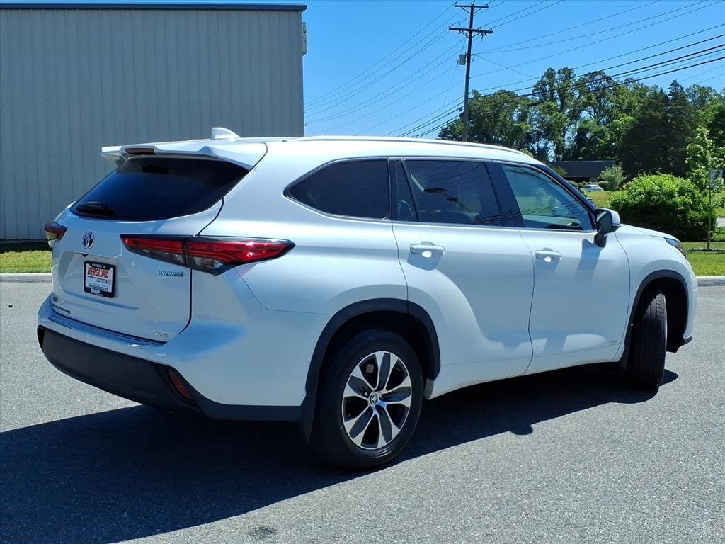 Used 2022 Toyota Highlander Hybrid Hybrid XLE Sport Utility