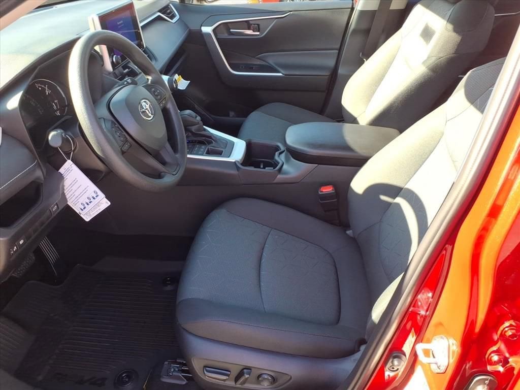 New 2025 Toyota RAV4 XLE SUV