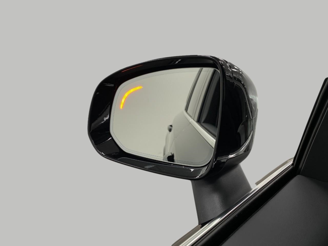 2026 Volvo XC90 Plus - Photo 19