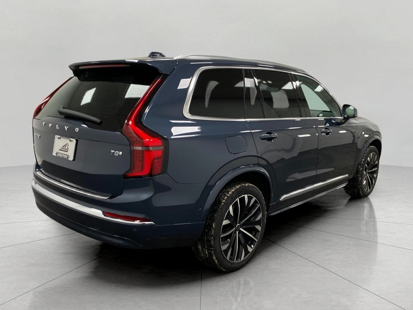 2026 Volvo XC90 Plus - Photo 39