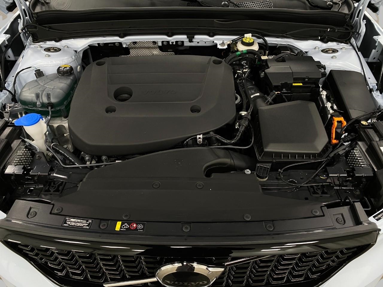 2026 Volvo XC40 Plus - Photo 11