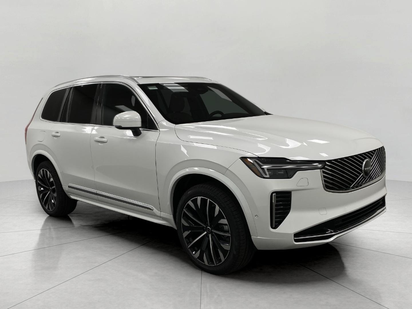 2026 Volvo XC90 Plus's photo