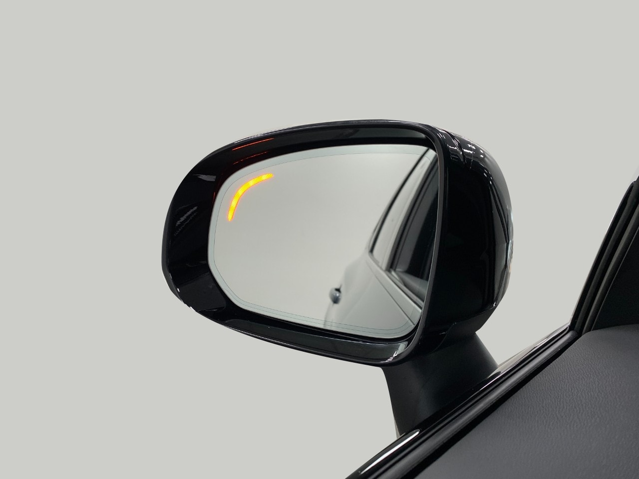 2026 Volvo XC60 Plus - Photo 19