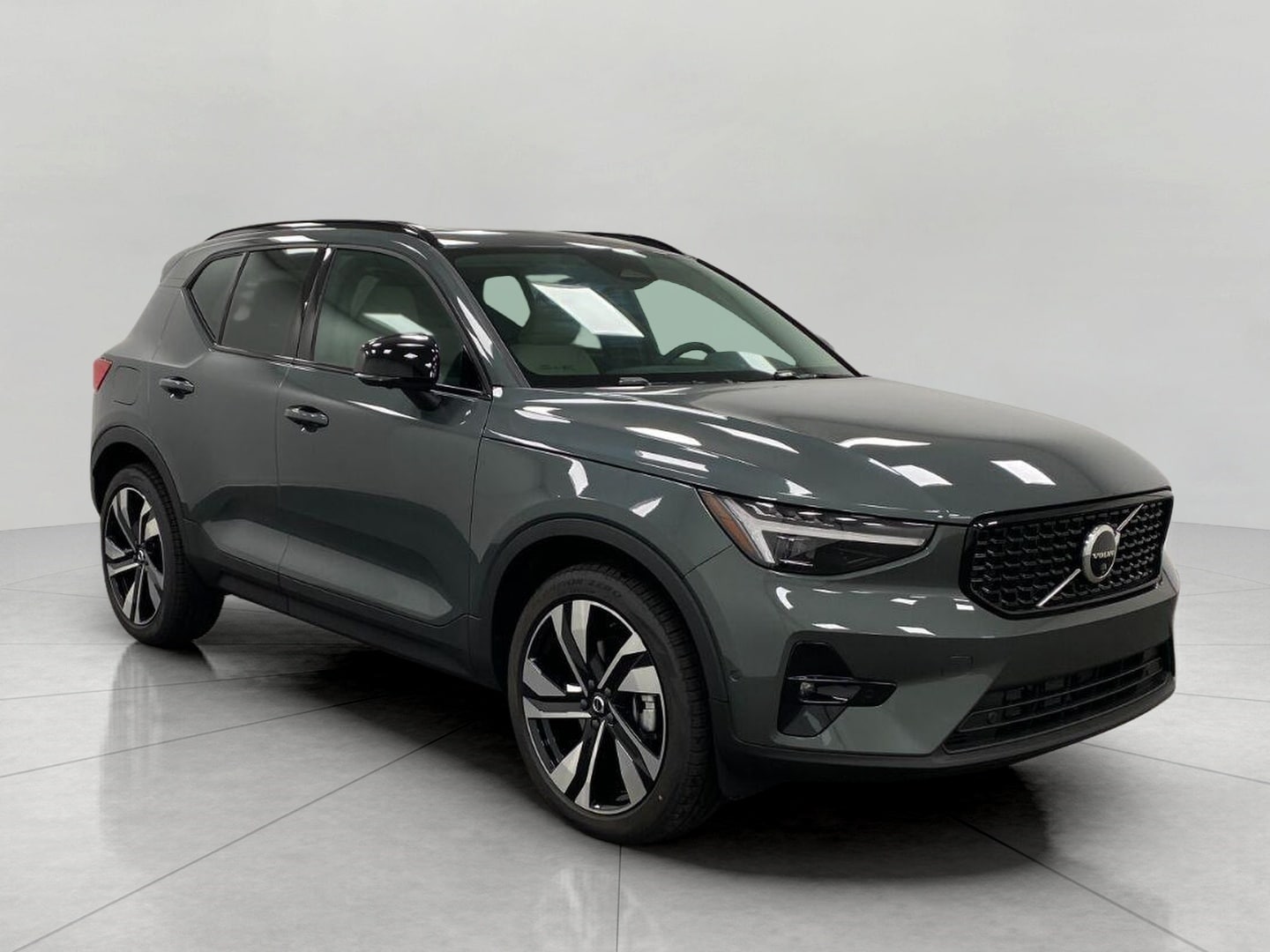 2026 Volvo XC40