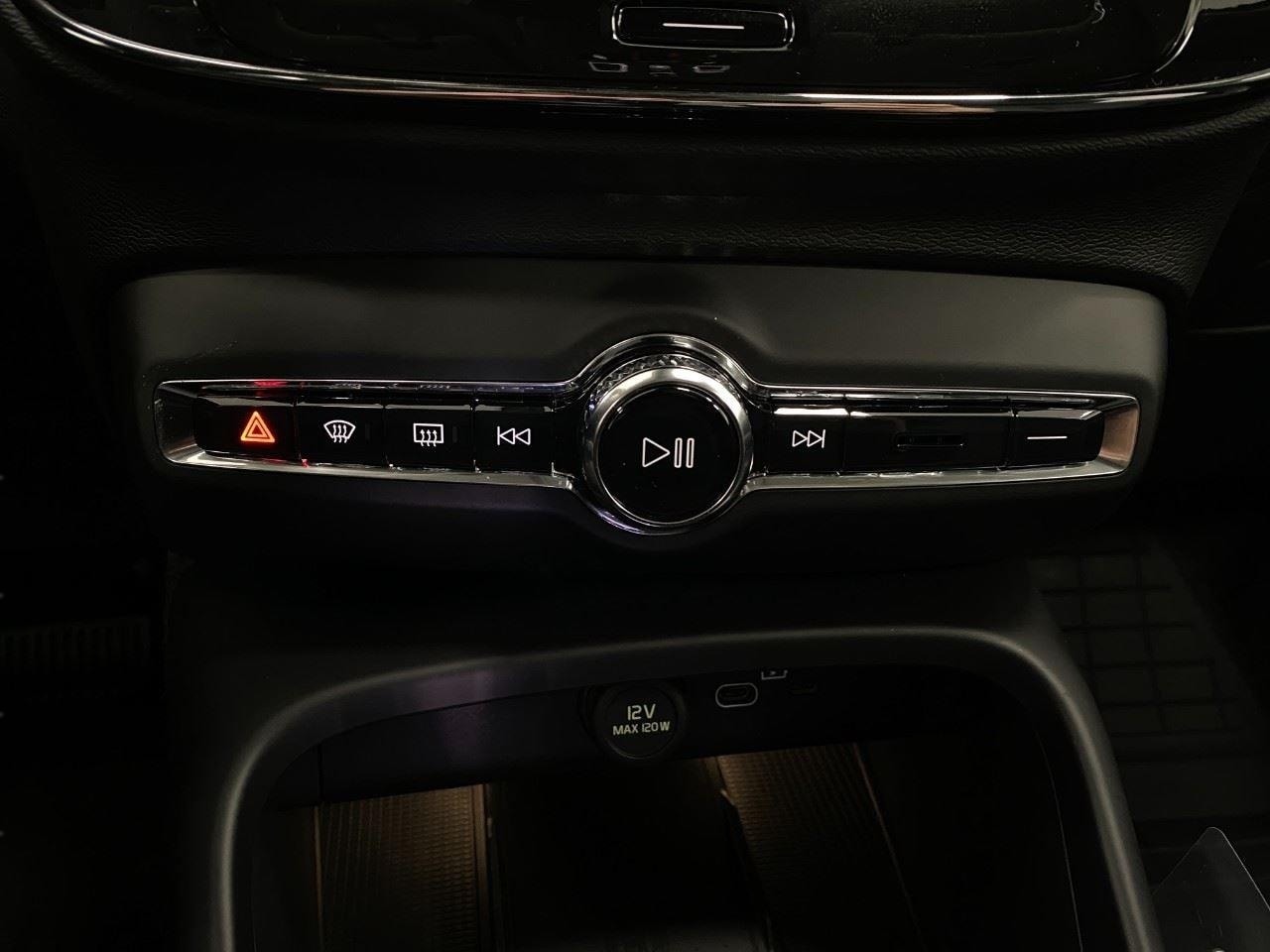 2026 Volvo XC40 Plus - Photo 60