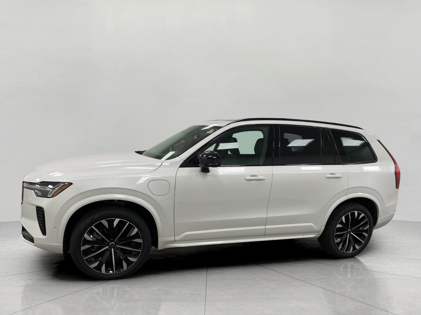 2026 Volvo XC90 Ultra - Photo 8