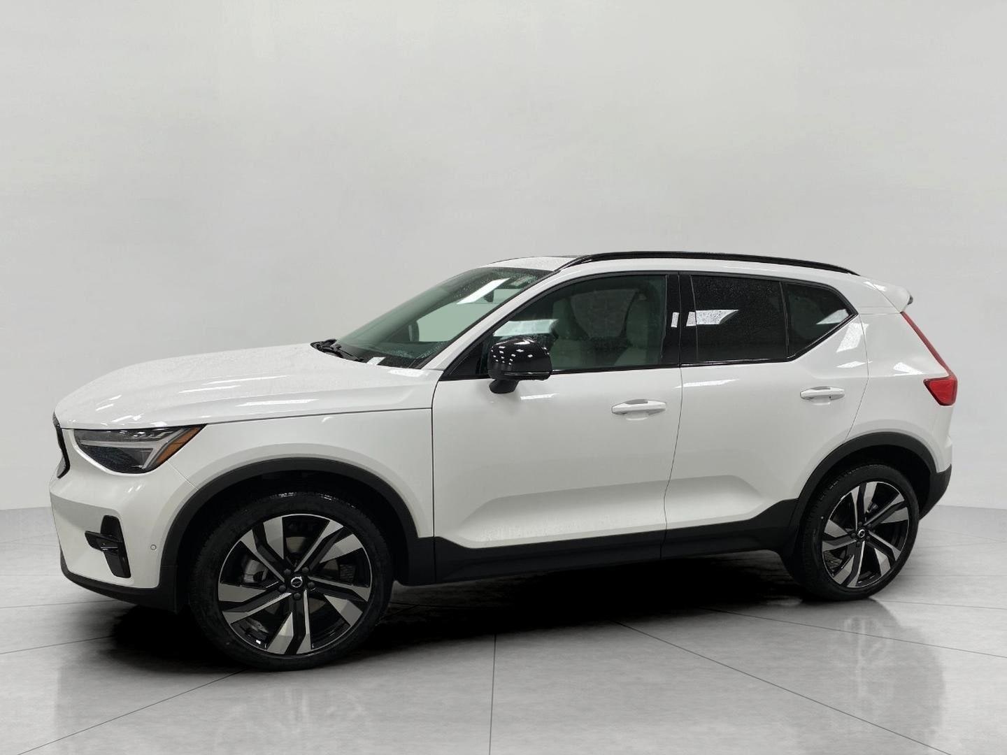 2026 Volvo XC40 Ultra - Photo 44