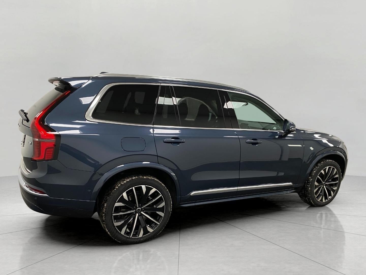 2026 Volvo XC90 Plus - Photo 38