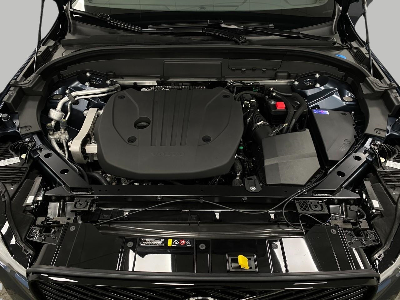 2026 Volvo XC60 Plus - Photo 11