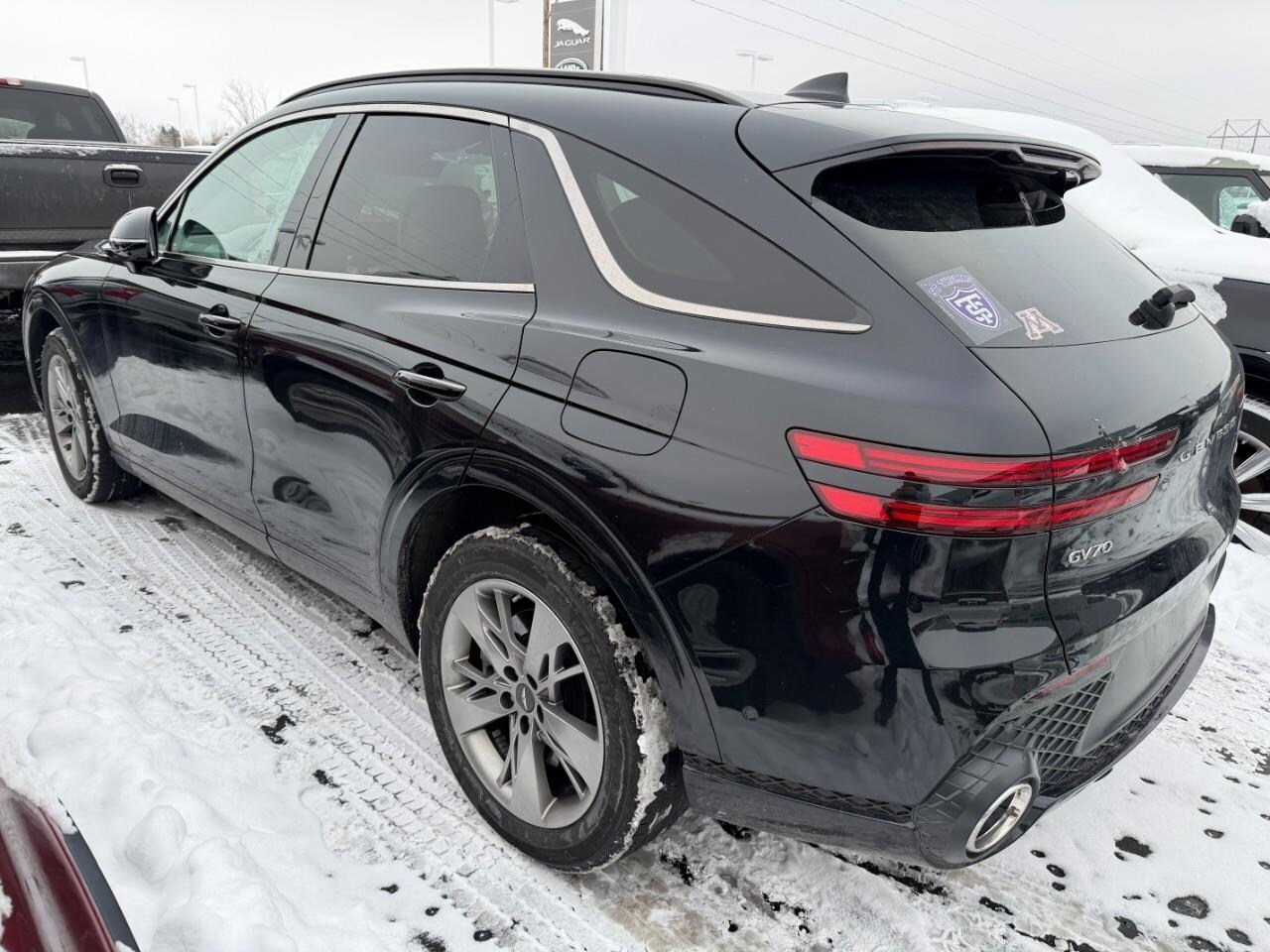 2022 Genesis GV70 3.5T Sport photo 3