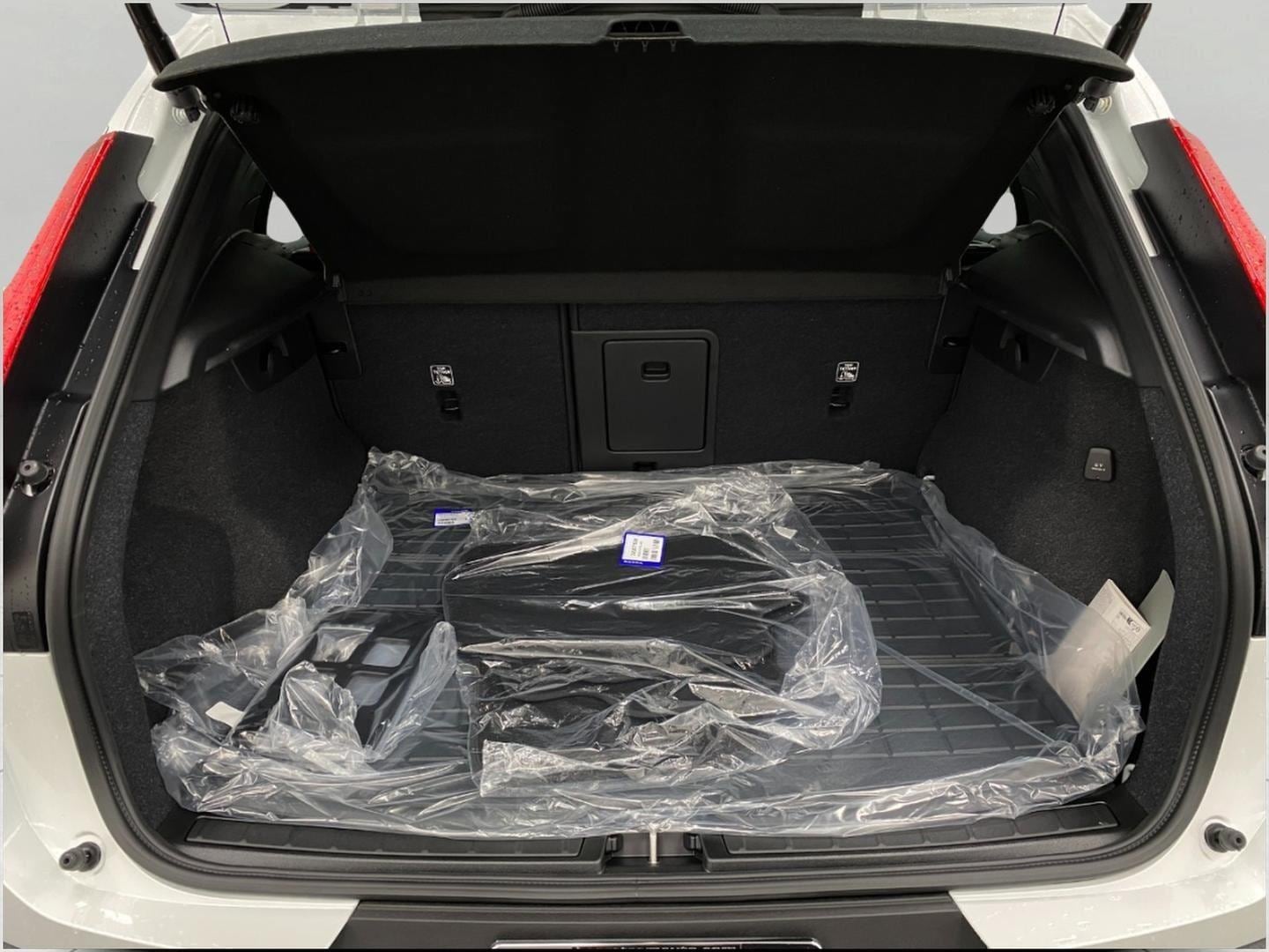 2026 Volvo XC40 Ultra - Photo 41