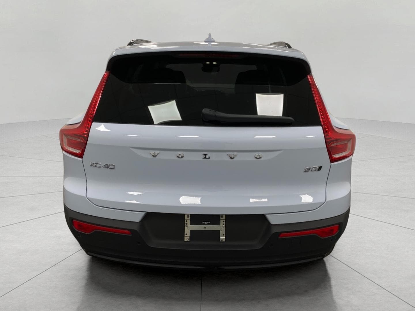 2026 Volvo XC40 Plus - Photo 4