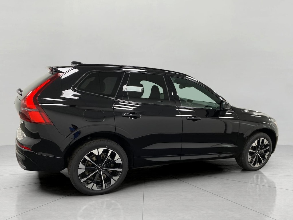 New 2026 Volvo XC60 plug-in hybrid T8 Plus SUV