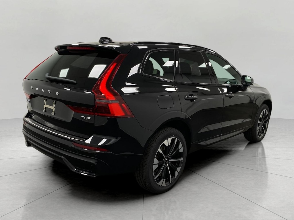 New 2026 Volvo XC60 plug-in hybrid T8 Plus SUV