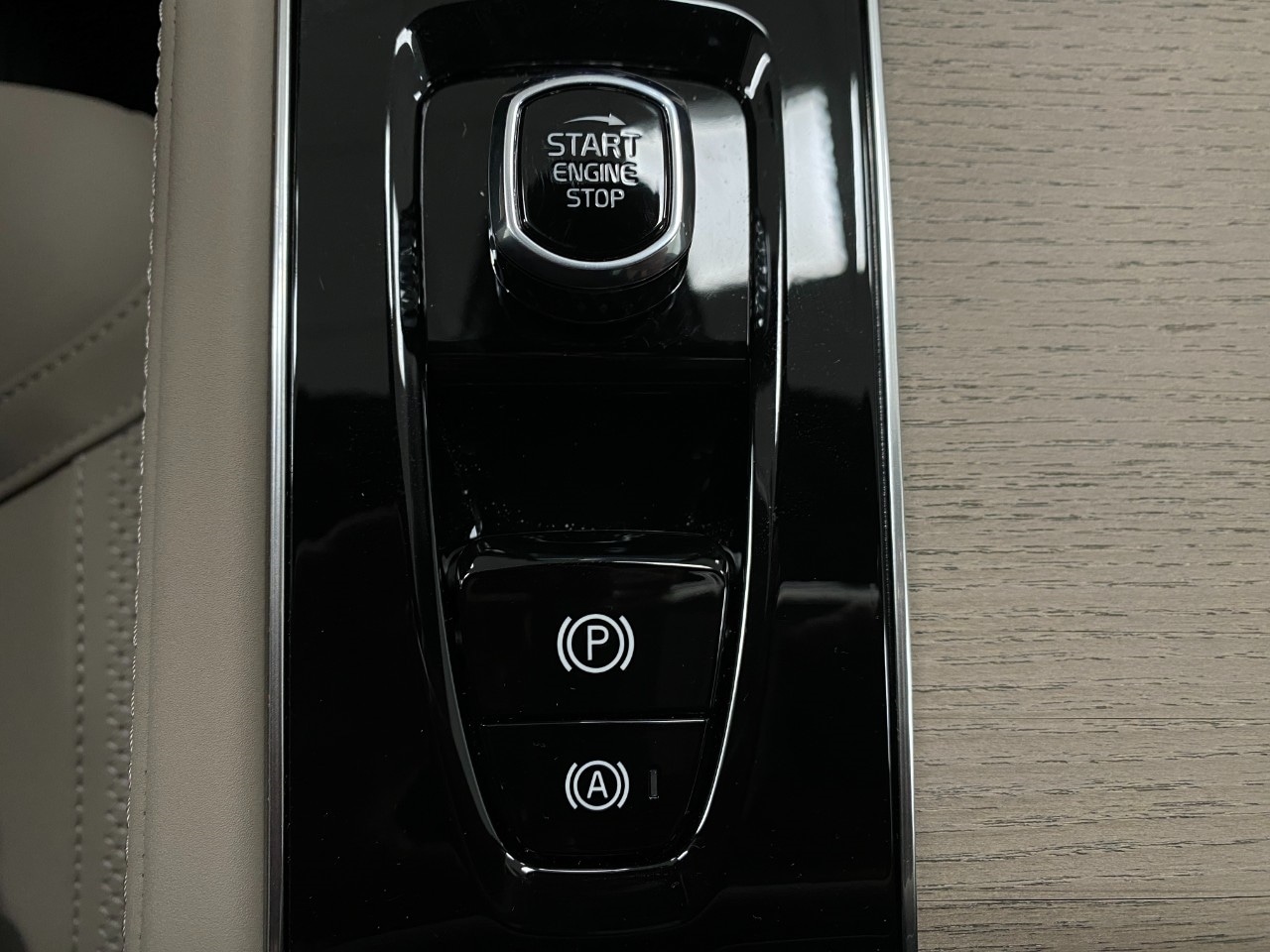 2026 Volvo XC90 Plus - Photo 27