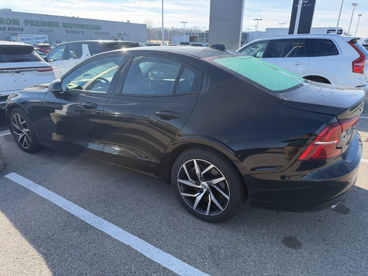 2019 Volvo S60 T6 AWD Momentum photo 2