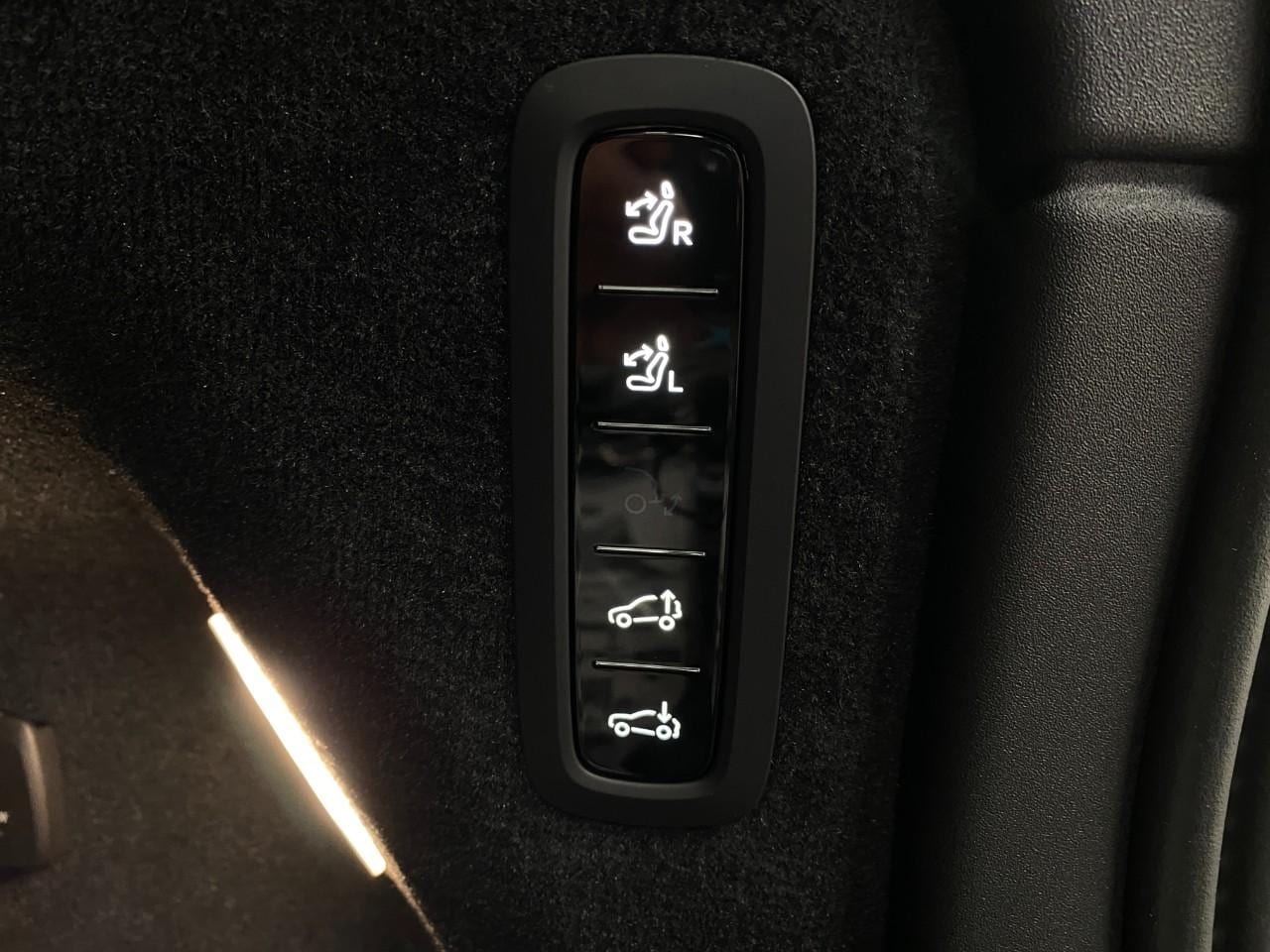2025 Volvo EX90 Ultra - Photo 6