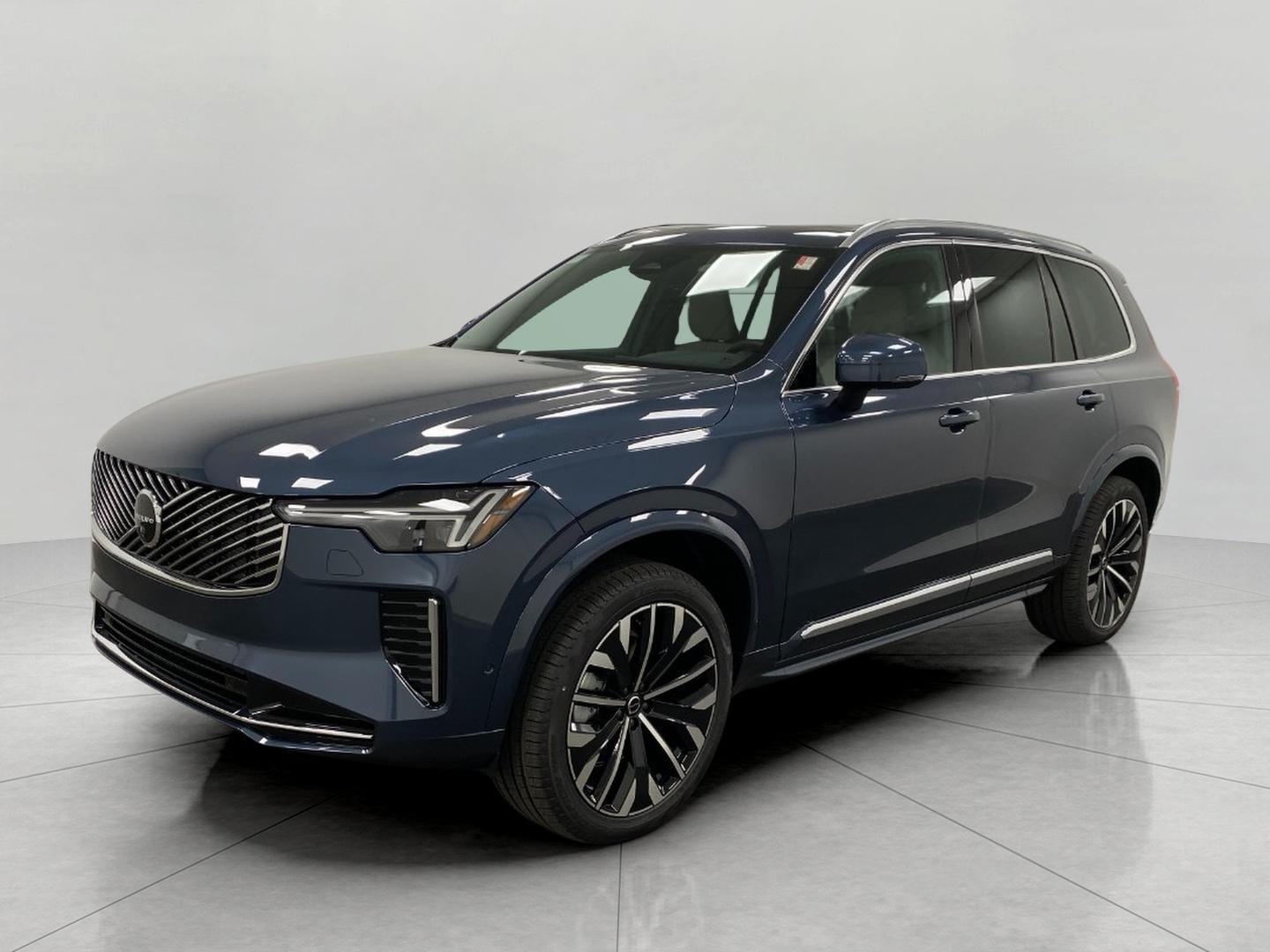 2026 Volvo XC90 Plus - Photo 9