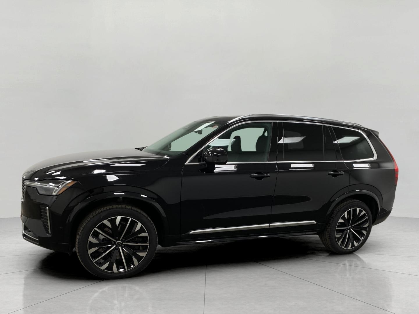 2026 Volvo XC90 Plus - Photo 8