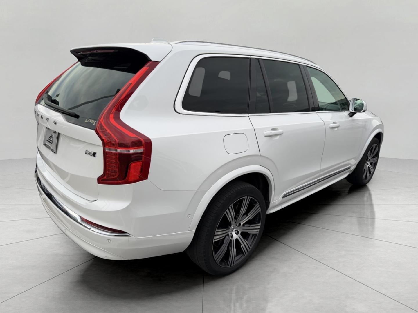 2023 Volvo XC90 AWD Ultimate photo 4