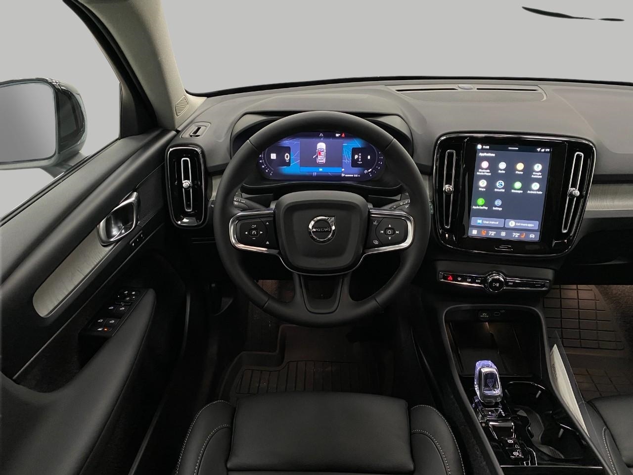 2026 Volvo XC40 Plus - Photo 13