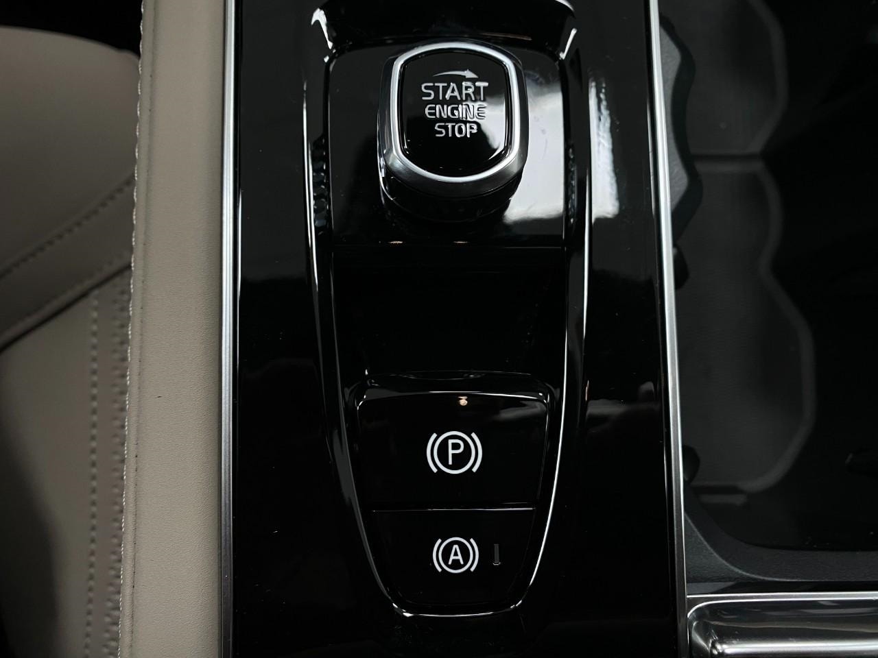 2026 Volvo XC90 Plus - Photo 28
