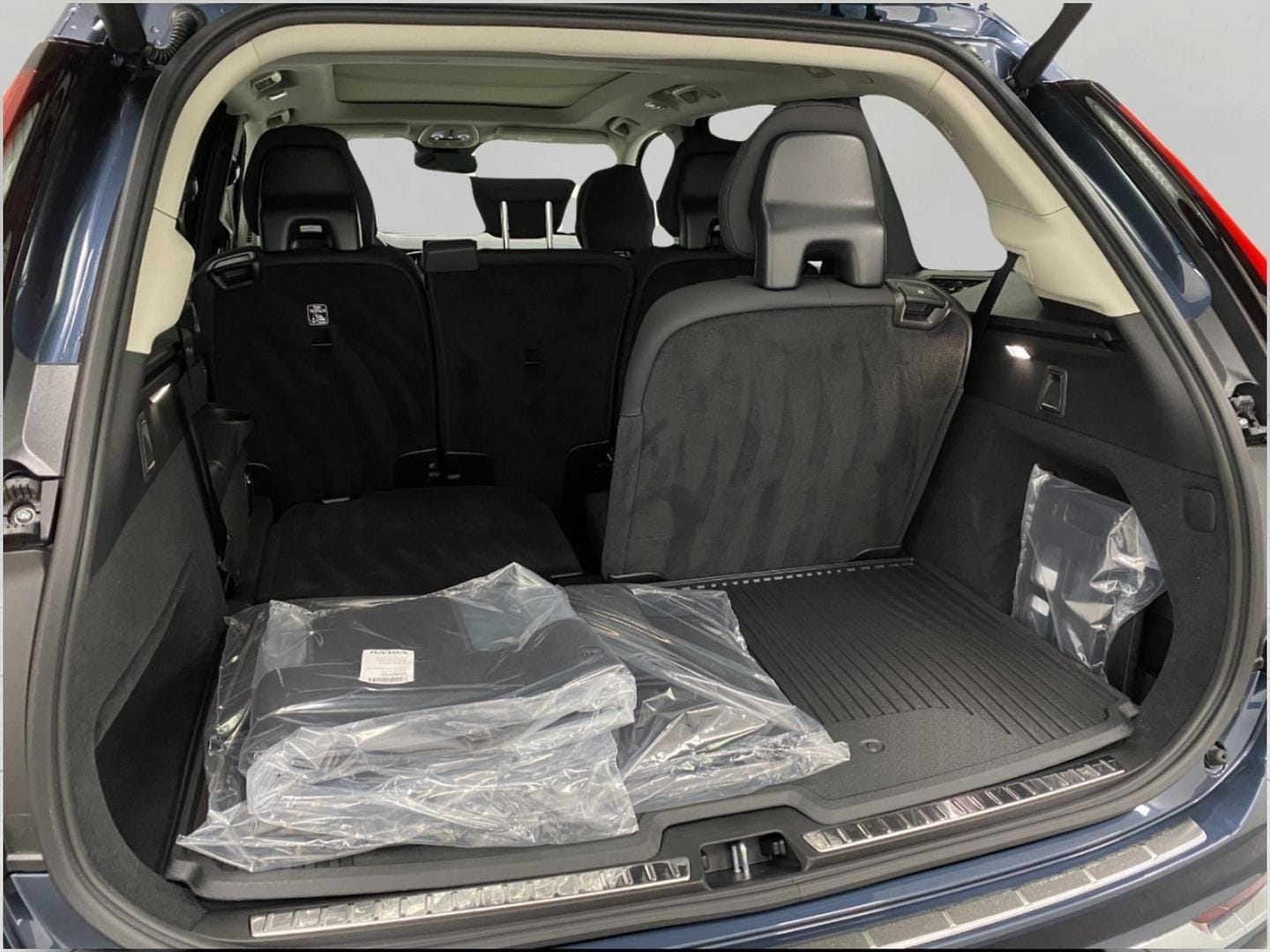 2026 Volvo XC90 Plus - Photo 41