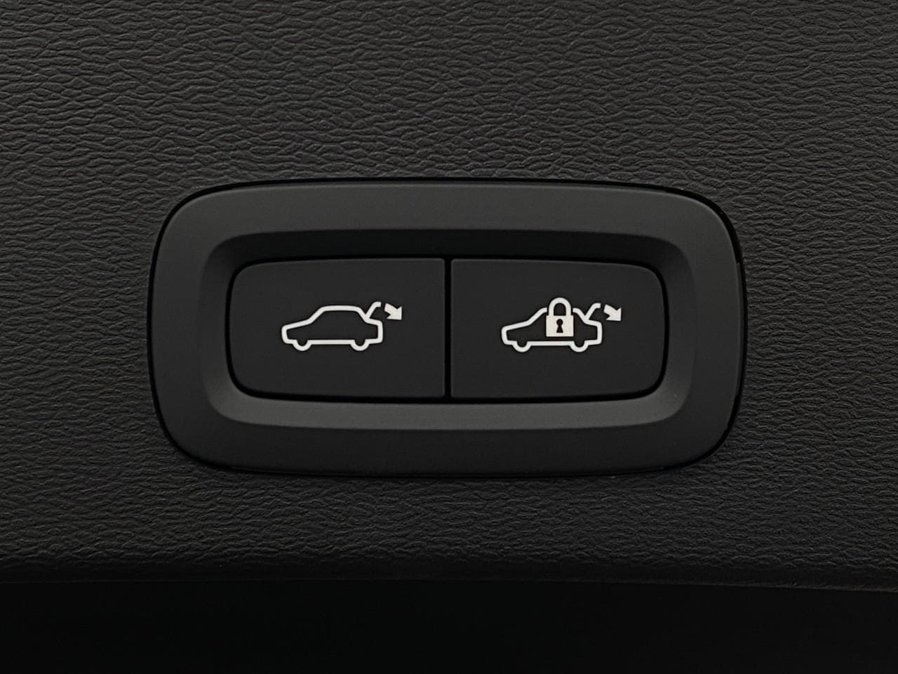 2026 Volvo XC40 Ultra - Photo 6