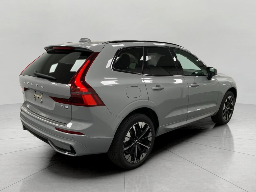 New 2026 Volvo XC60 plug-in hybrid T8 Plus SUV