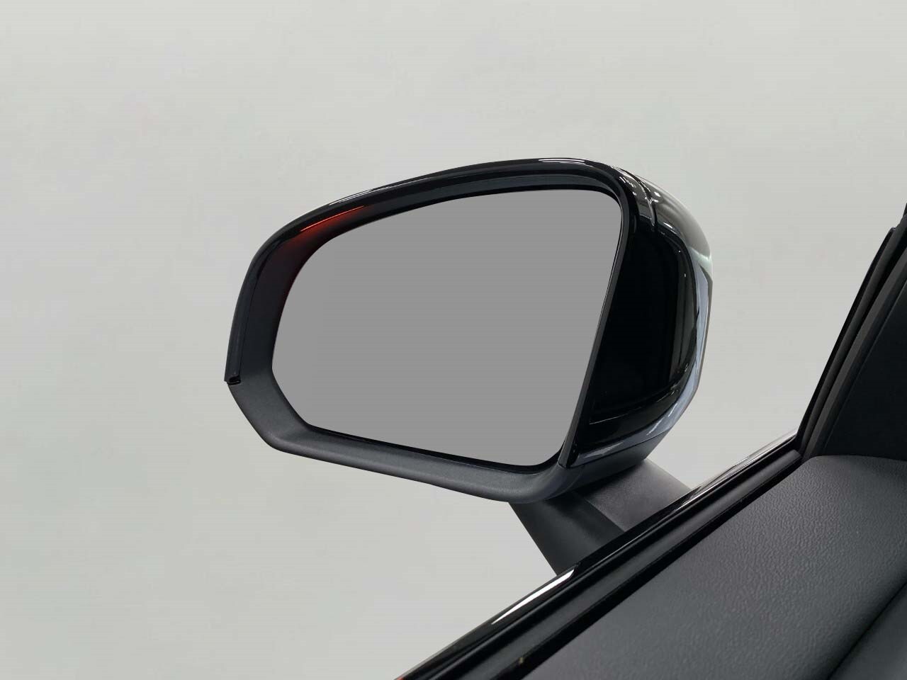 2026 Volvo XC40 Plus - Photo 19