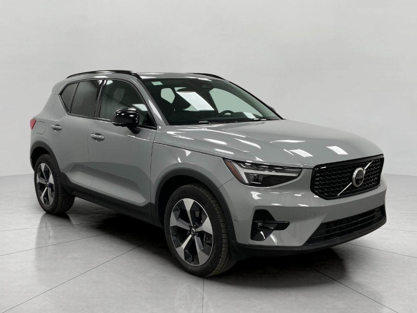 2026 Volvo XC40 SUV 