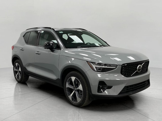 2026 Volvo XC40 B5 AWD Plus SUV