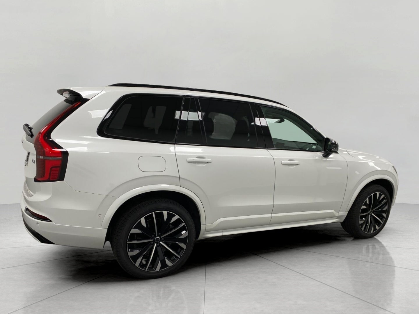 2026 Volvo XC90 Ultra - Photo 2